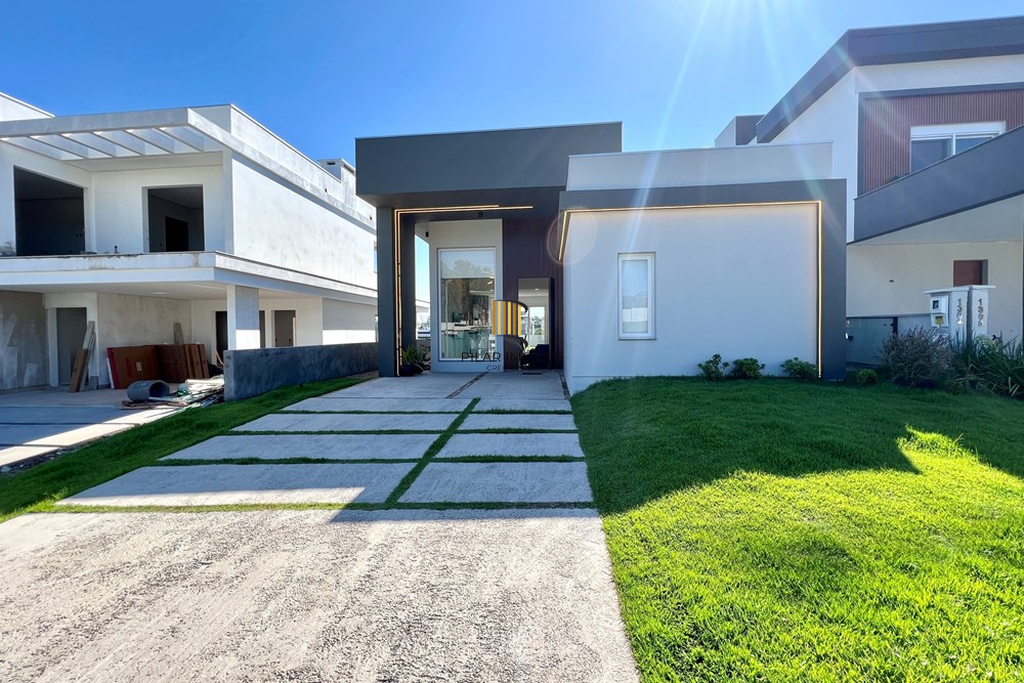 Casa de Condomínio 3 dormitórios no bairro Sanga Funda