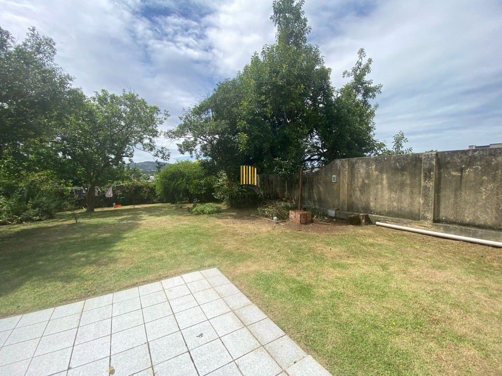 Casa 3 dormitórios no bairro Jardim do Salso