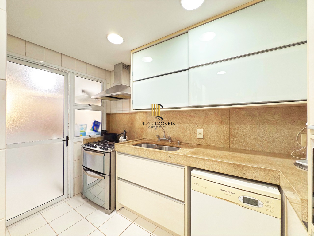 Casa de Condomínio 3 dormitórios no bairro Jardim Carvalho