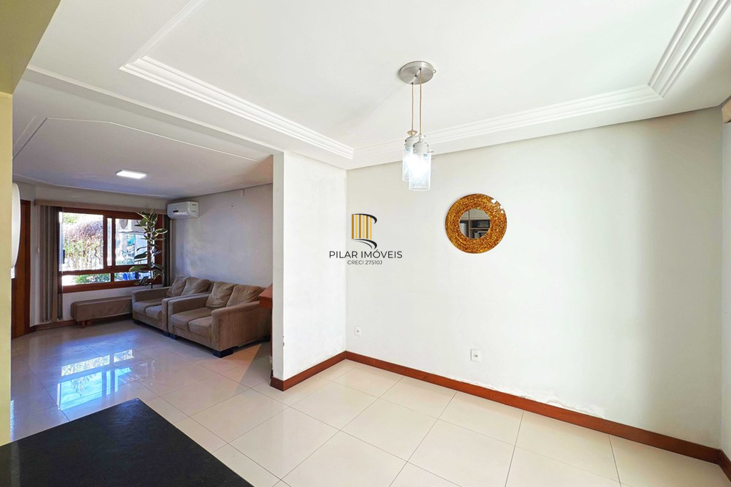 Casa 3 dormitórios no bairro Hípica