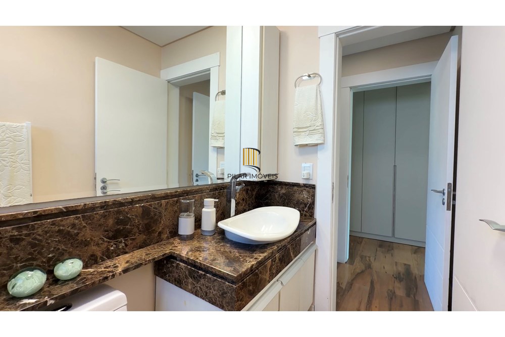 Casa de Condomínio 4 dormitórios no bairro Morada do Sol