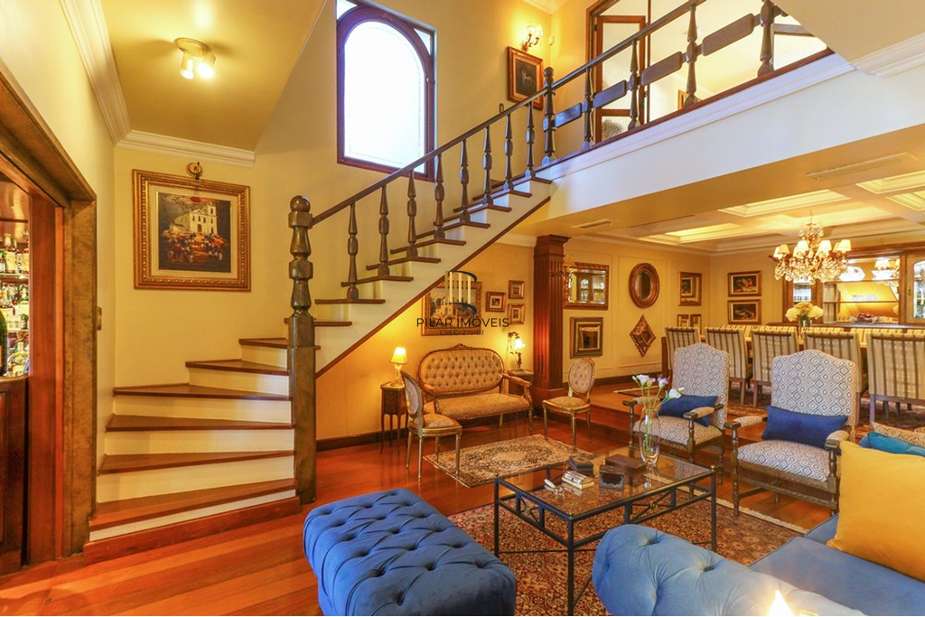 Casa 4 dormitórios no bairro Três Figueiras