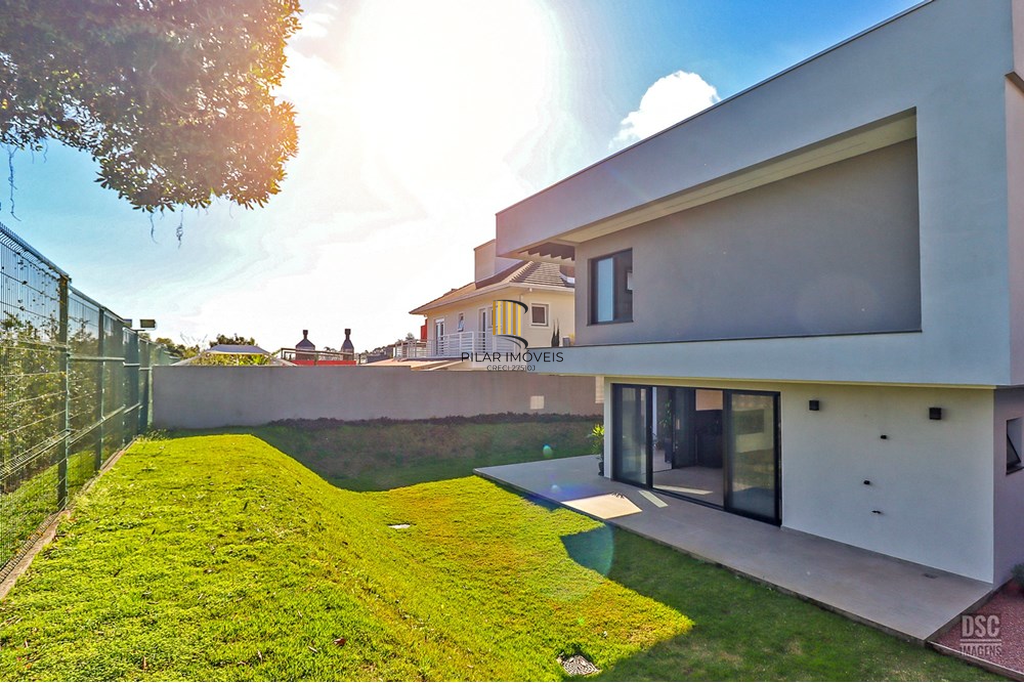 Casa de Condomínio 5 dormitórios no bairro Vila Nova