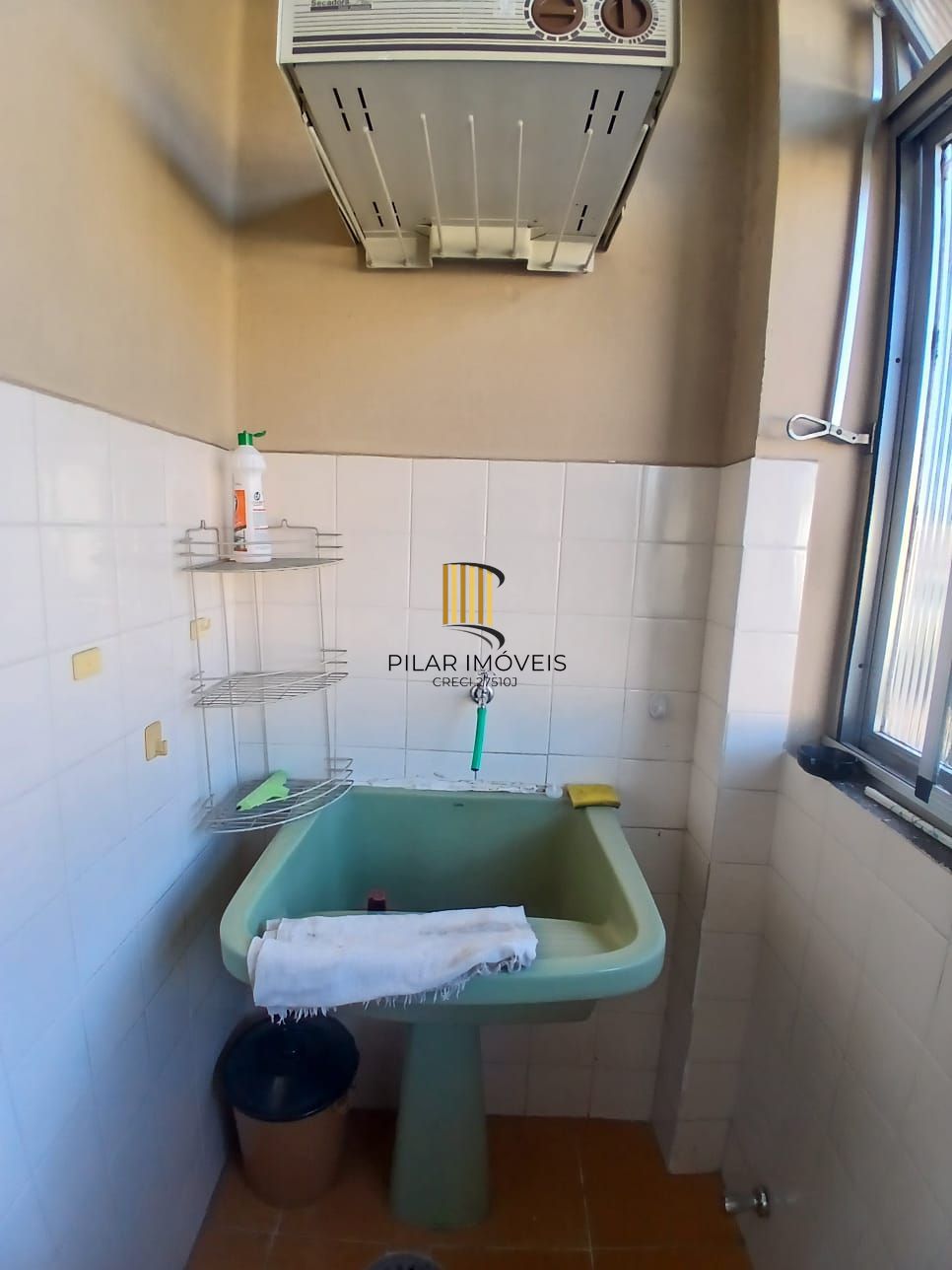 Apto no IAPI, 02 dorm com vaga de garagem