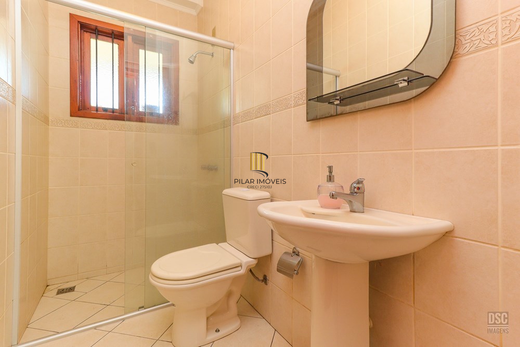 Casa 4 dormitórios no bairro Ipanema