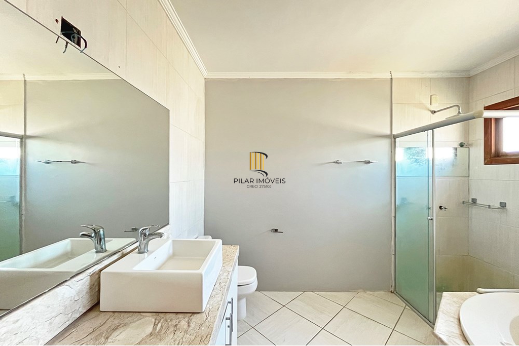 Casa 3 dormitórios no bairro Hípica
