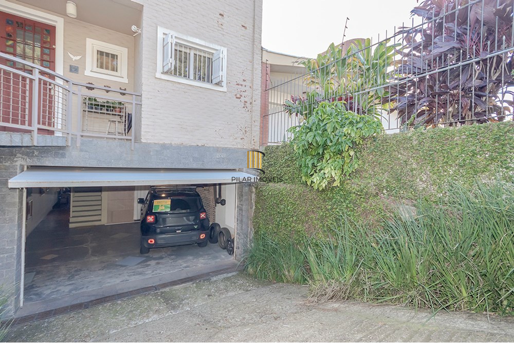 Casa 3 dormitórios no bairro Chácara das Pedras