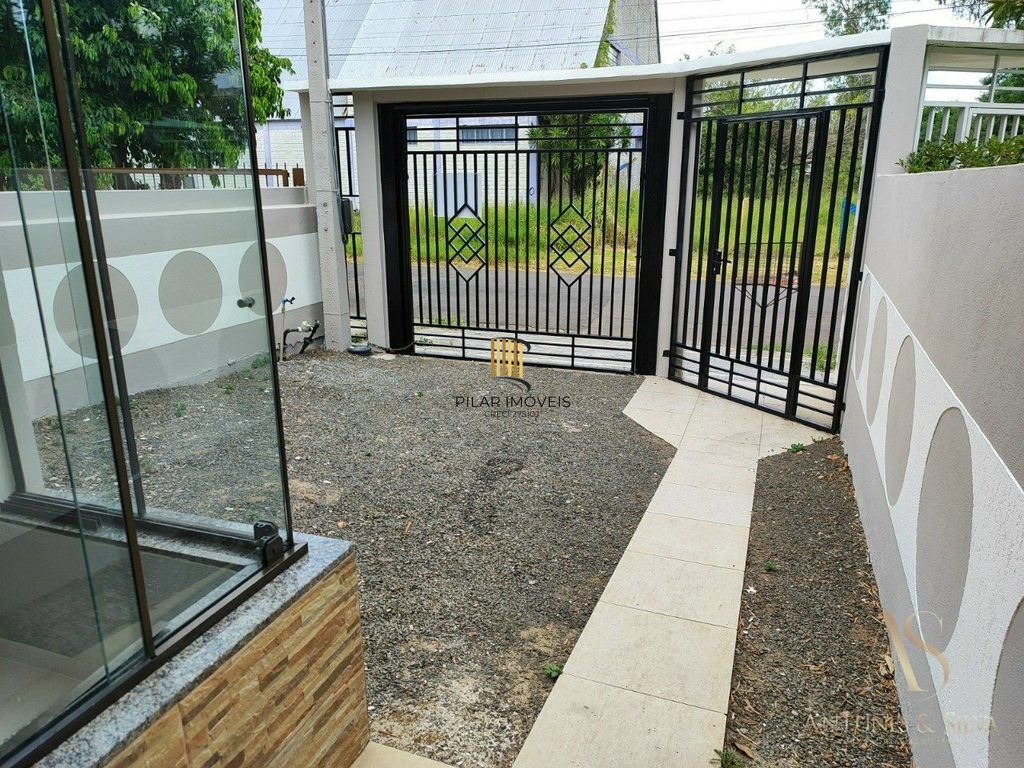 Casa 2 dormitórios no bairro Vila Monte Carlo