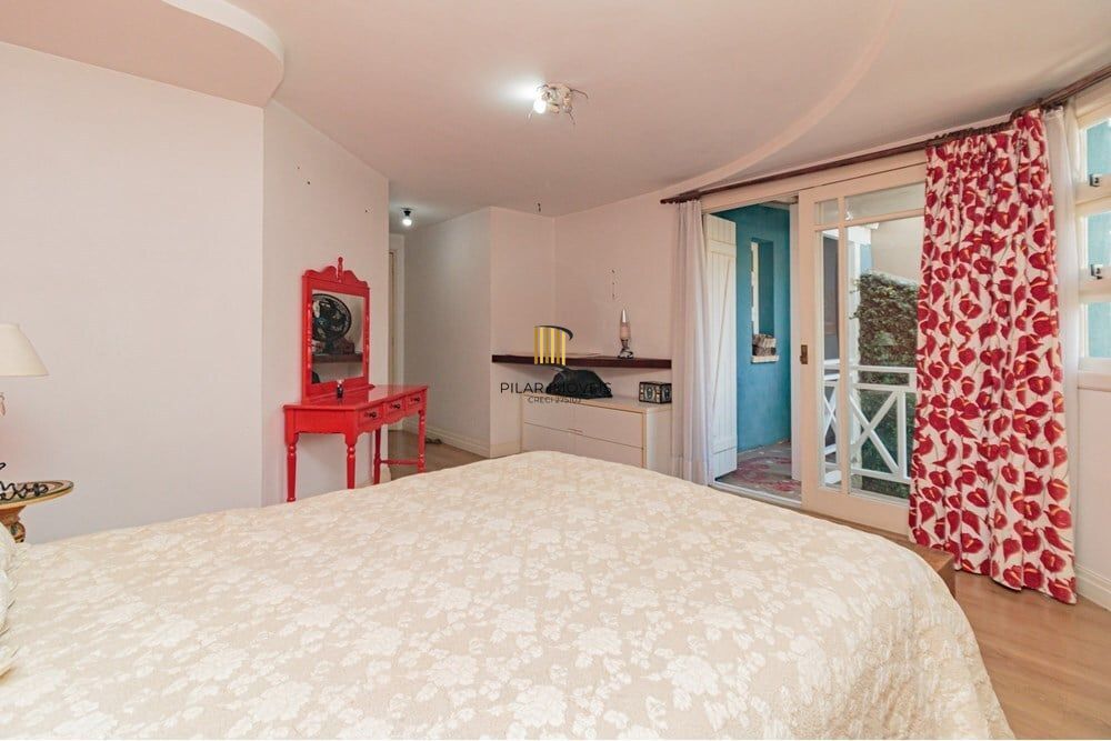 Casa 4 dormitórios no bairro Chácara das Pedras