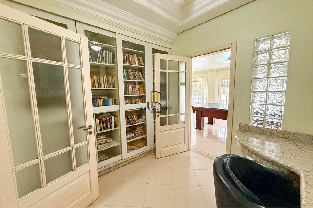 Casa 6 dormitórios no bairro Nossa Senhora das Graças