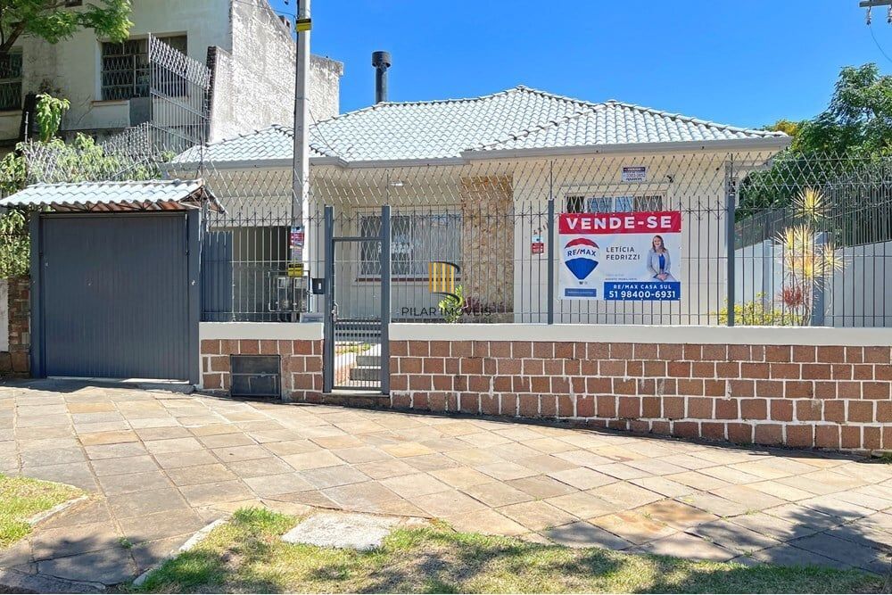 Casa 4 dormitórios no bairro Teresópolis