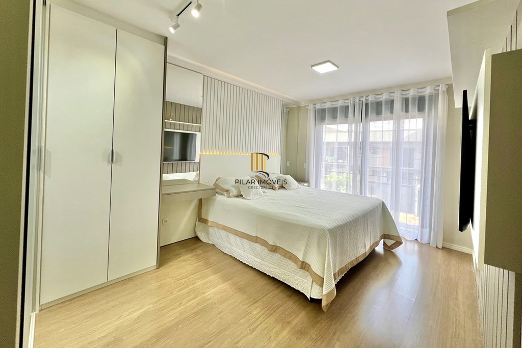 Casa 3 dormitórios no bairro Igara