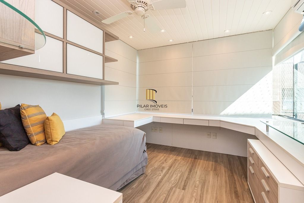 Cobertura 4 dormitórios no bairro Petrópolis