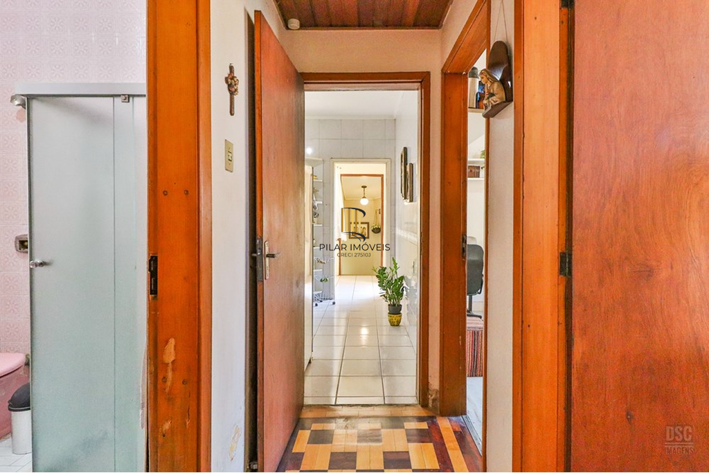 Casa 6 dormitórios no bairro Teresópolis