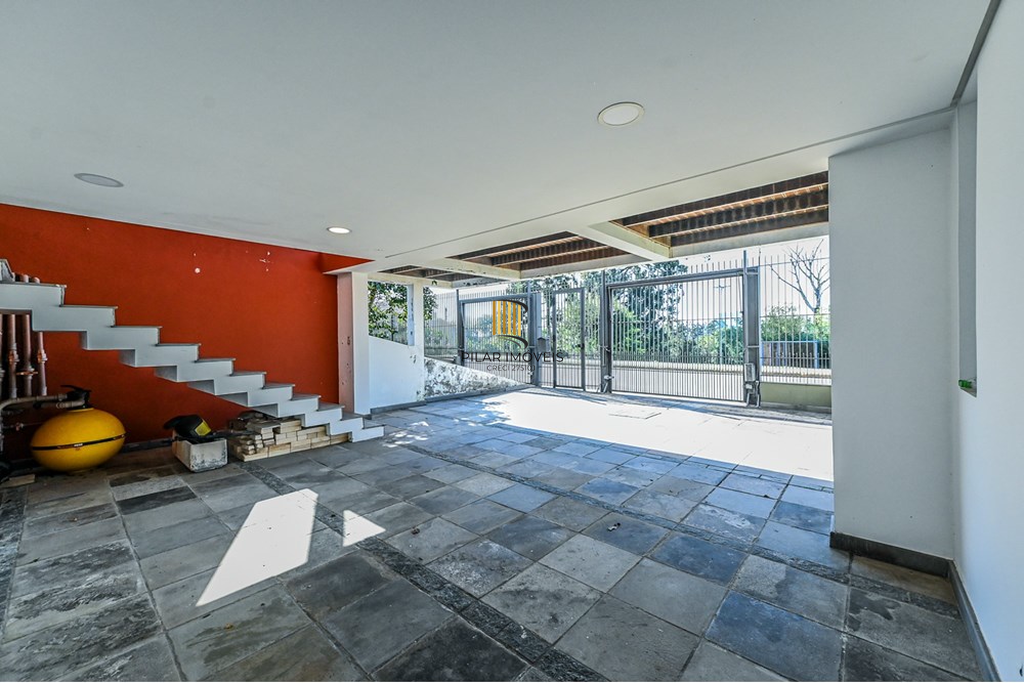 Casa 4 dormitórios no bairro Morro Santana