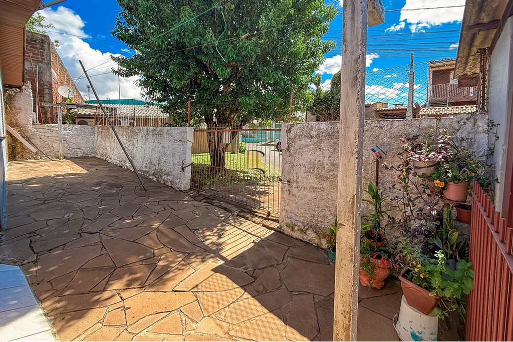 Casa 4 dormitórios no bairro Capão da Cruz