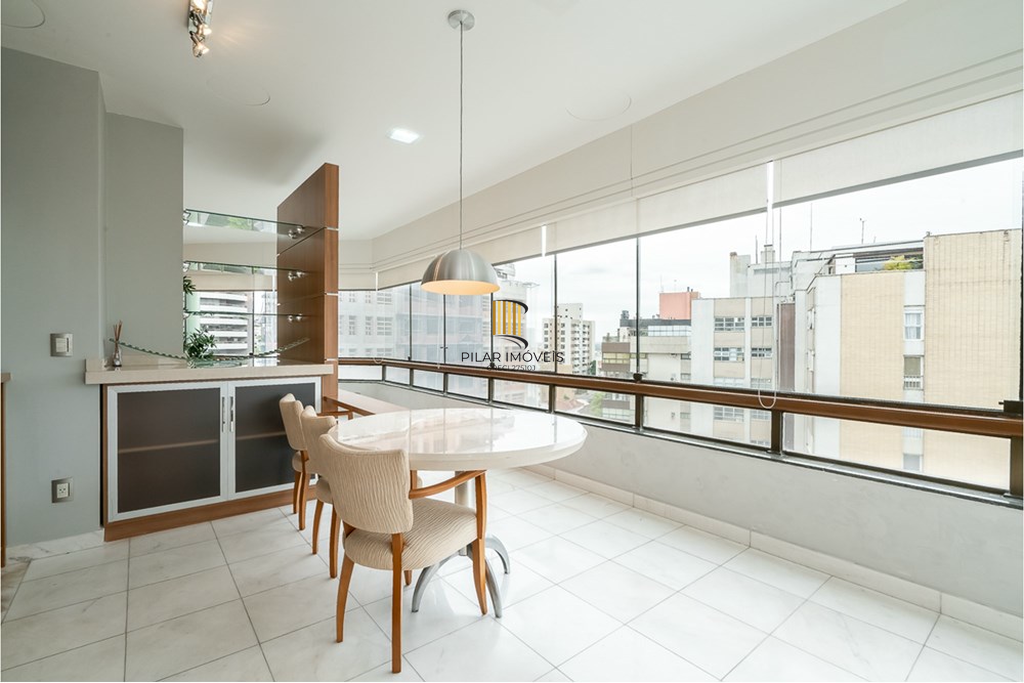 Cobertura 4 dormitórios no bairro Moinhos de Vento