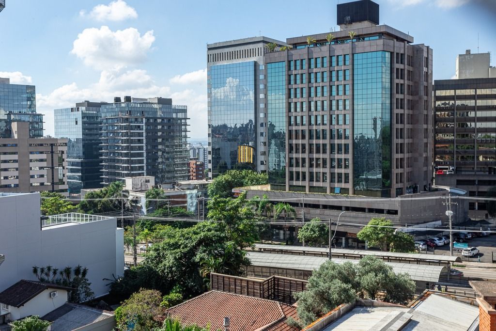 Cobertura 4 dormitórios no bairro Petrópolis