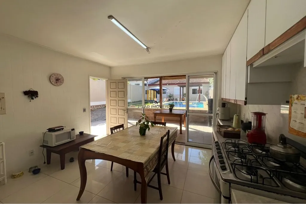 Casa 4 dormitórios no bairro Petrópolis