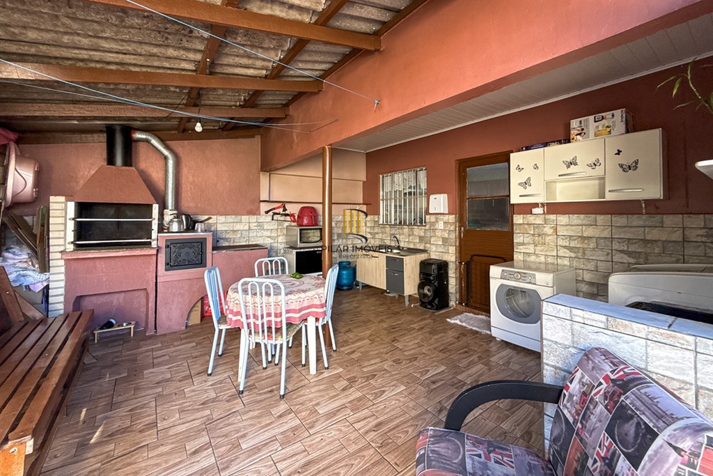 Casa 3 dormitórios no bairro Igara