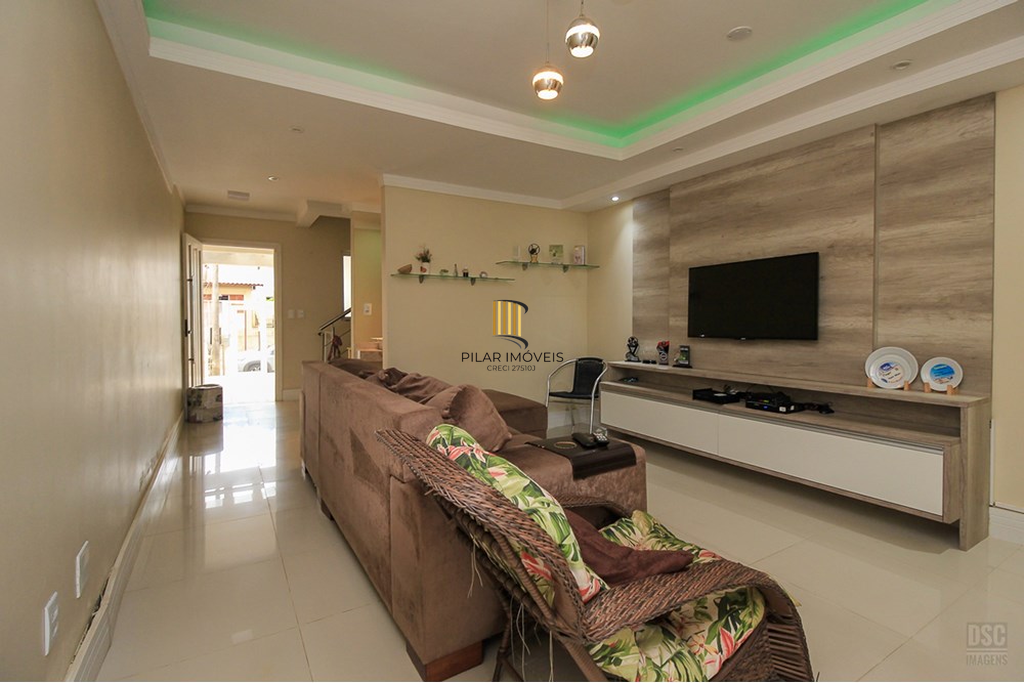 Casa 3 dormitórios no bairro Guarujá