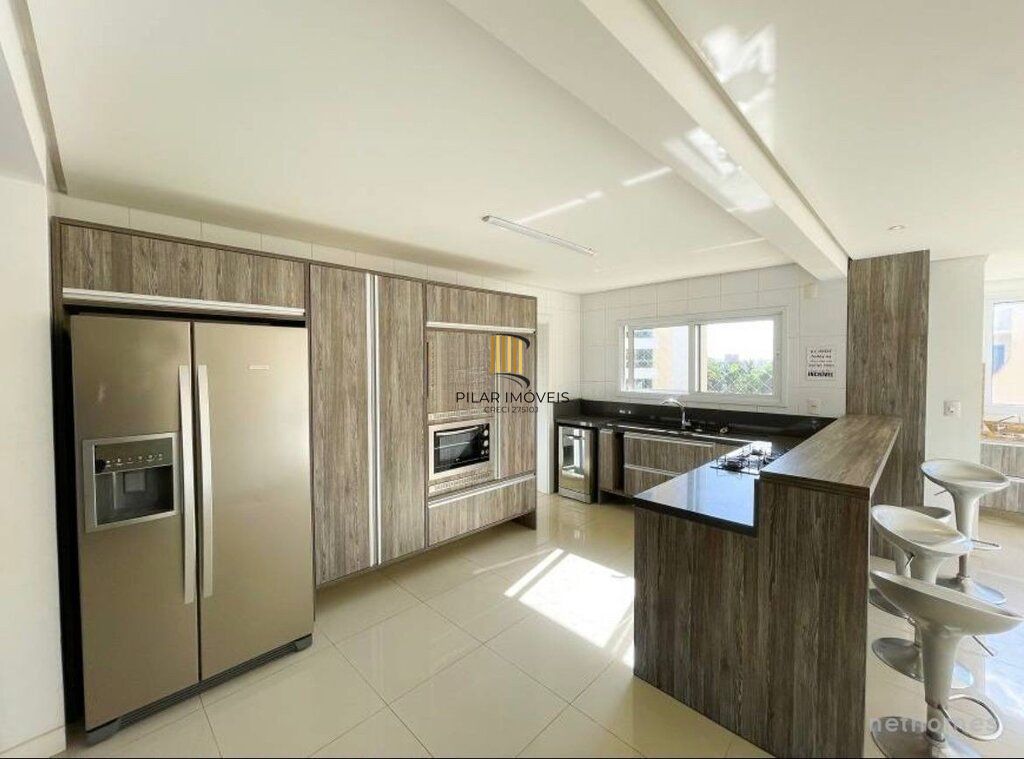 Apartamento 4 dormitórios no bairro Centro