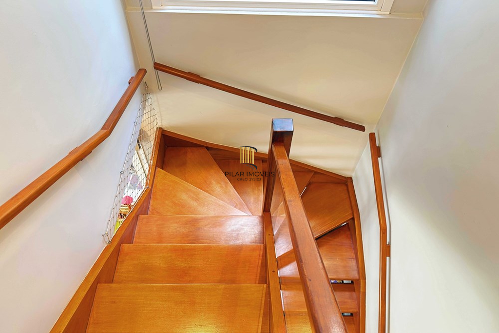 Casa 3 dormitórios no bairro Hípica