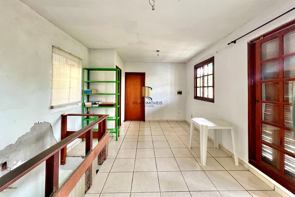 Casa 4 dormitórios no bairro Igara