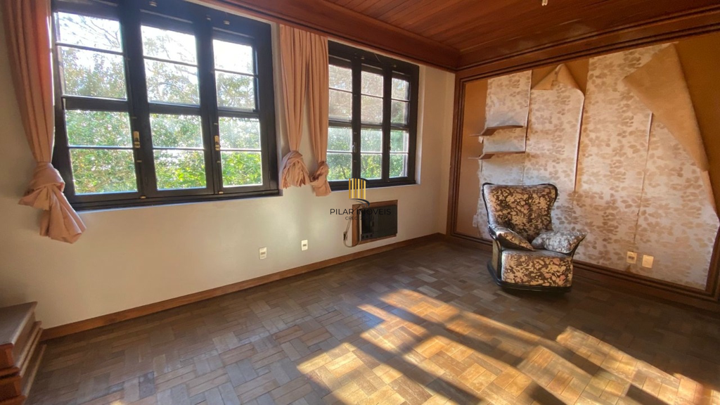 Casa 4 dormitórios no bairro Vila Assunção