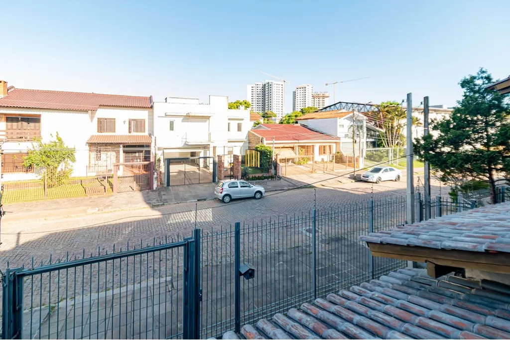 Casa 4 dormitórios no bairro Jardim Planalto