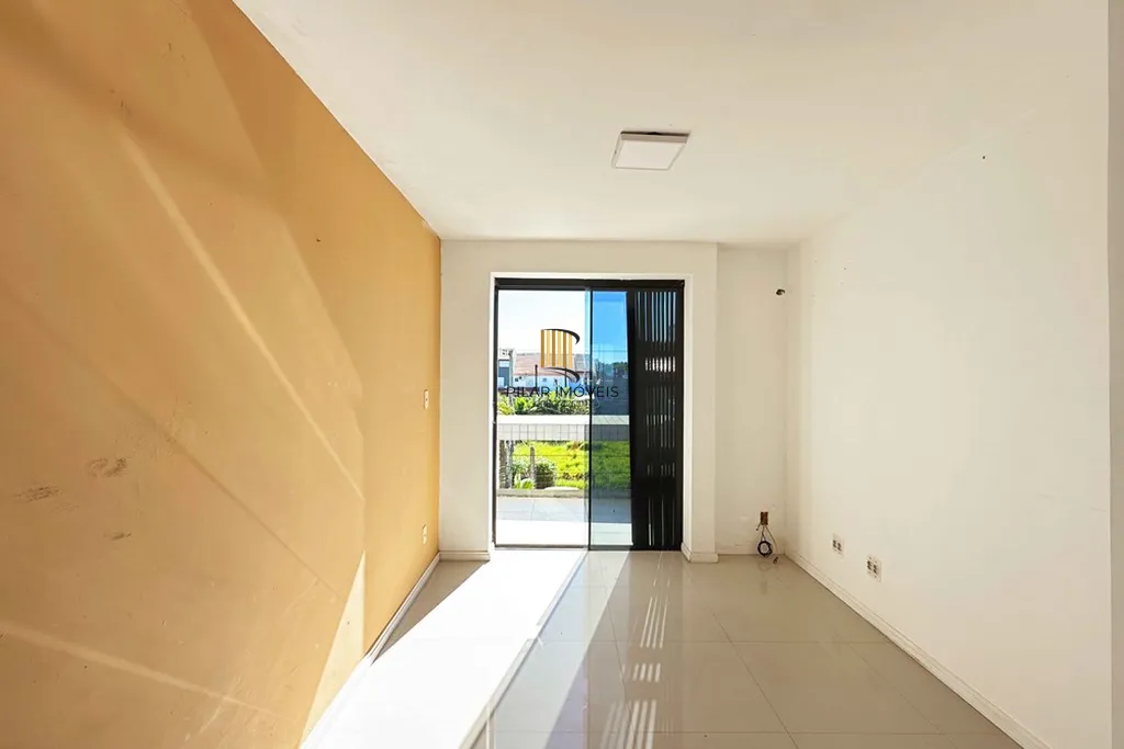 Casa 3 dormitórios no bairro Guarujá