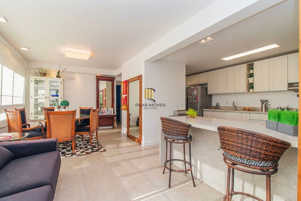 Apartamento 3 dormitórios no bairro Menino Deus