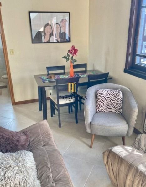 Excelente cobertura, 03 dorm com suite, churrasqueira, piscina e vista.