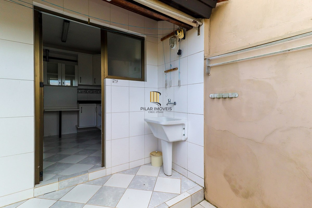 Casa de Condomínio 3 dormitórios no bairro Jardim Itu