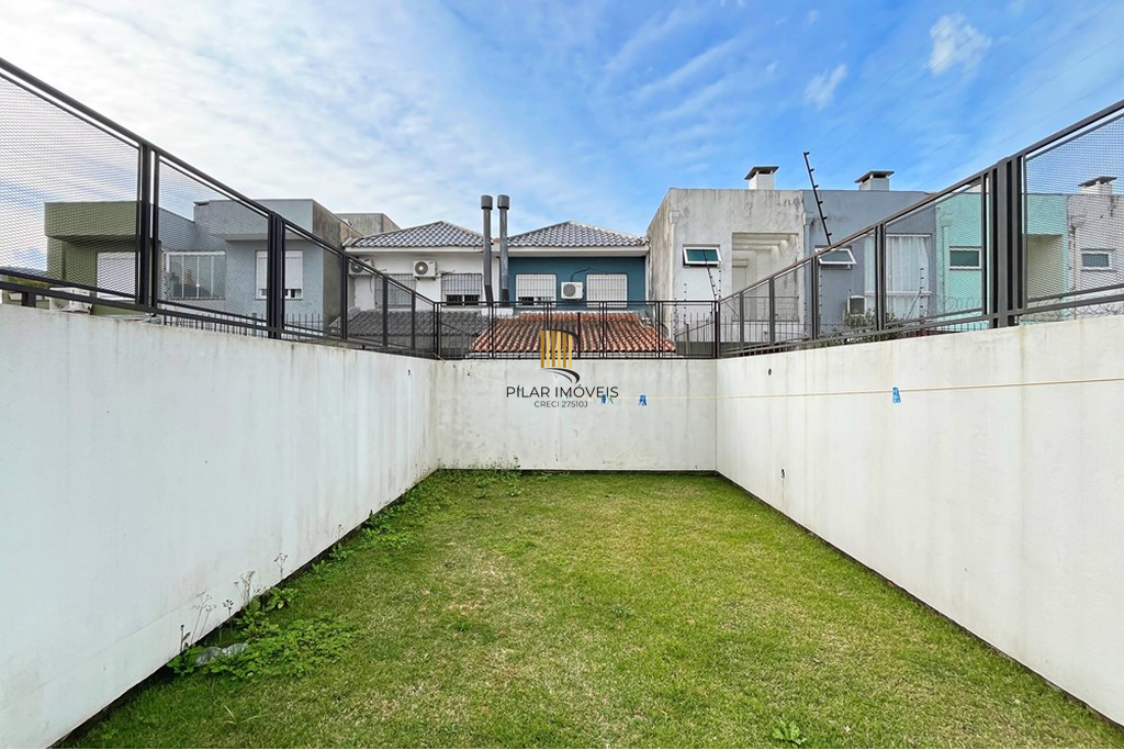 Casa 3 dormitórios no bairro Hípica
