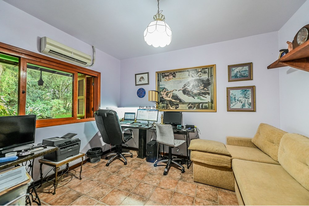 Casa 4 dormitórios no bairro Cascata