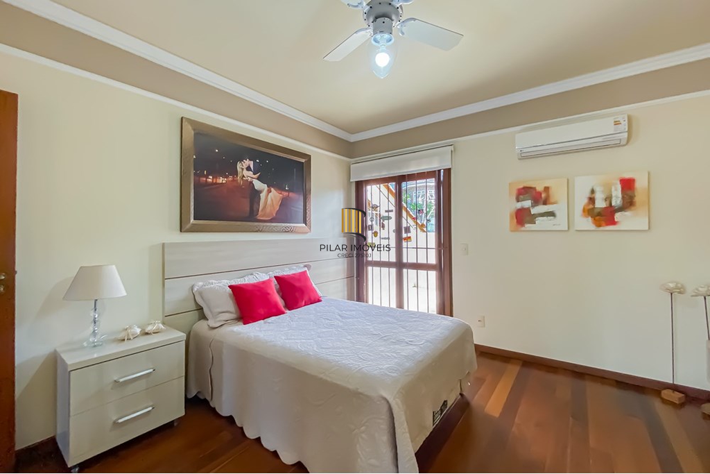 Casa 4 dormitórios no bairro Teresópolis