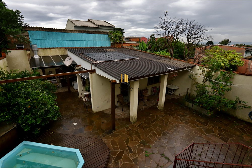 Casa 3 dormitórios no bairro Passo do Feijó