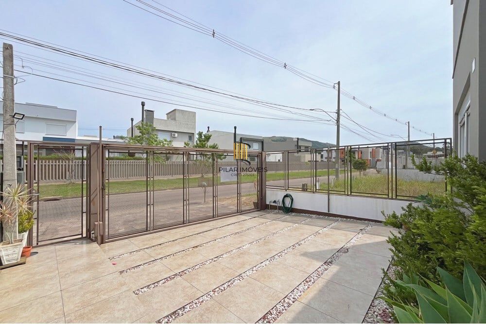 Casa 3 dormitórios no bairro Hípica