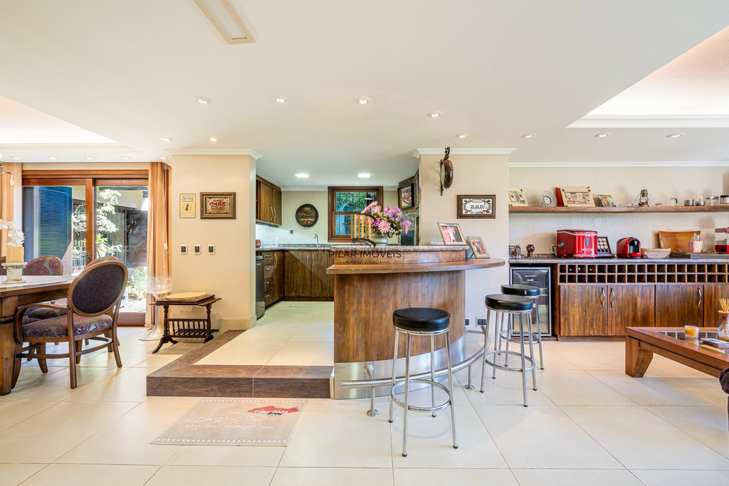 Casa de Condomínio 3 dormitórios no bairro Cavalhada