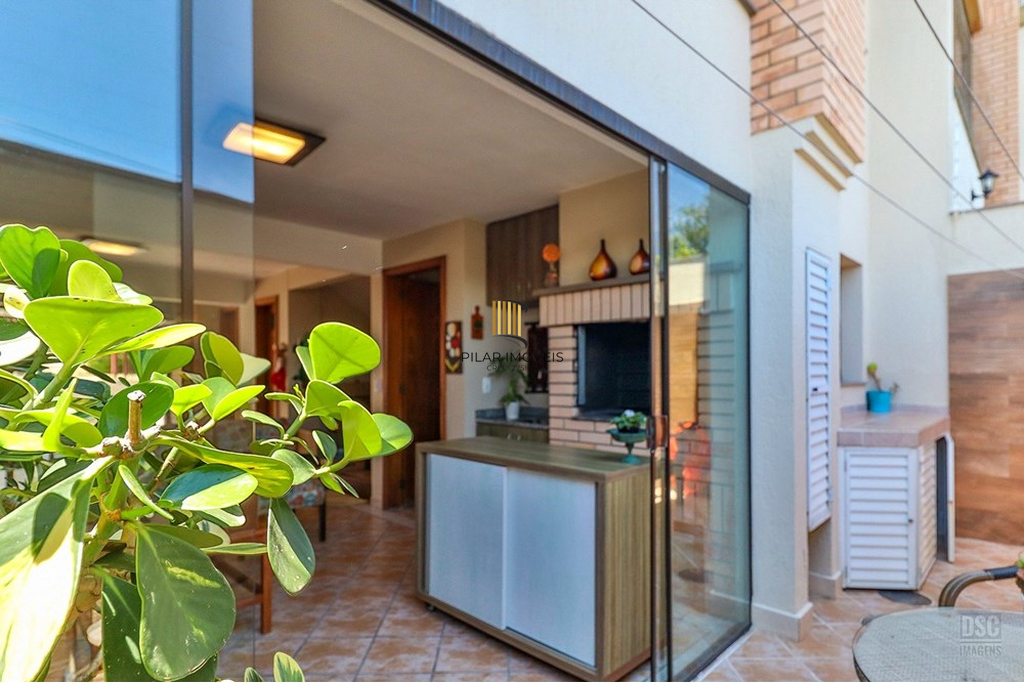 Casa de Condomínio 3 dormitórios no bairro Ipanema