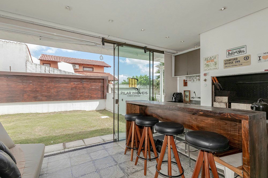 Casa de Condomínio 3 dormitórios no bairro Vila Nova