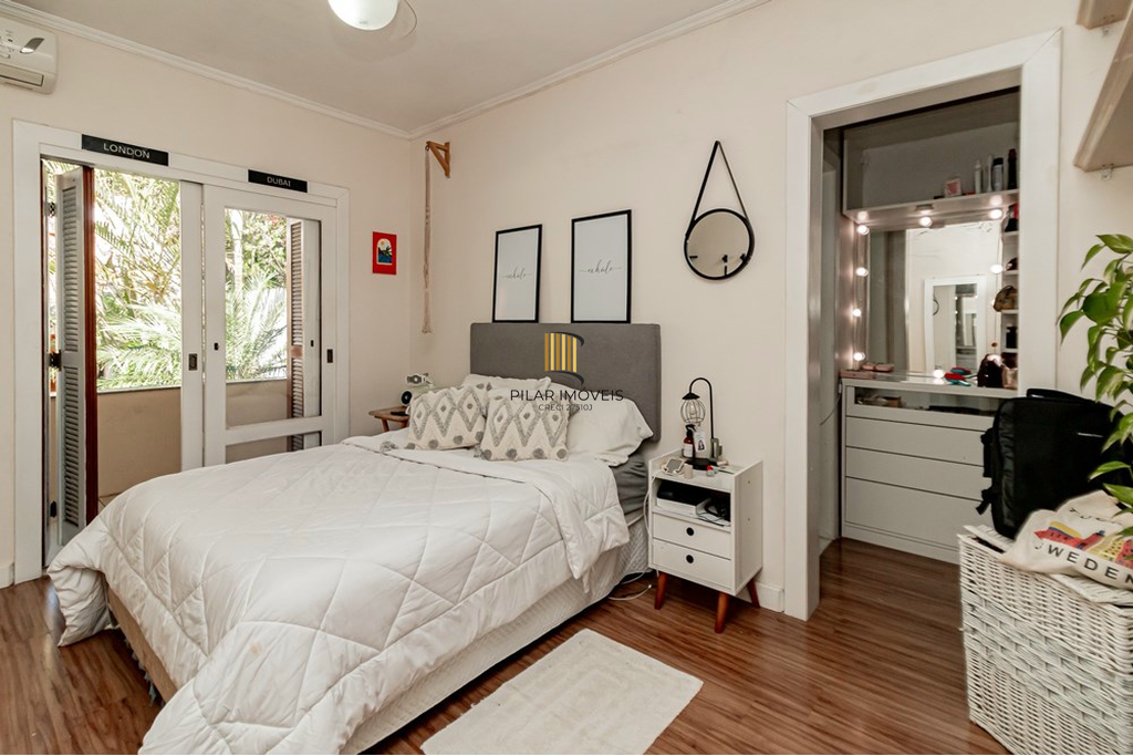 Casa 4 dormitórios no bairro Chácara das Pedras