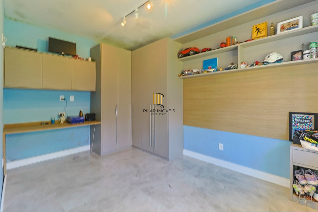 Casa 5 dormitórios no bairro Ipanema