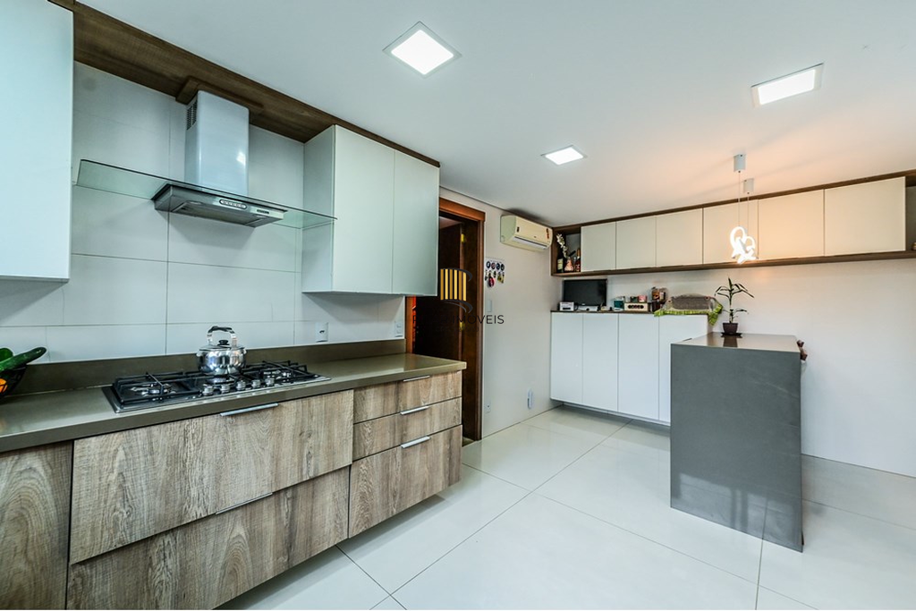 Casa de Condomínio 5 dormitórios no bairro São Lucas