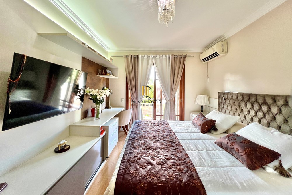 Casa 4 dormitórios no bairro Moinhos de Vento