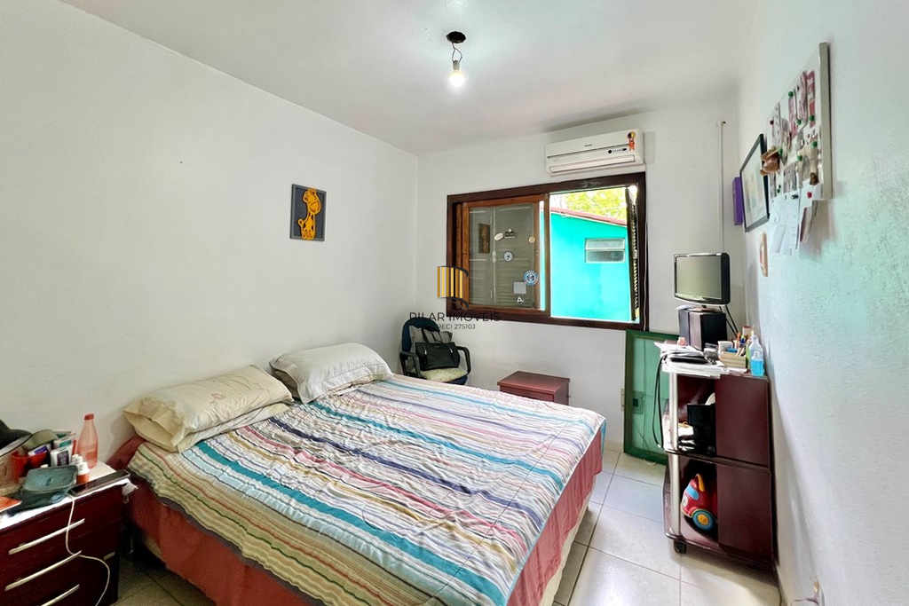 Casa 4 dormitórios no bairro Igara