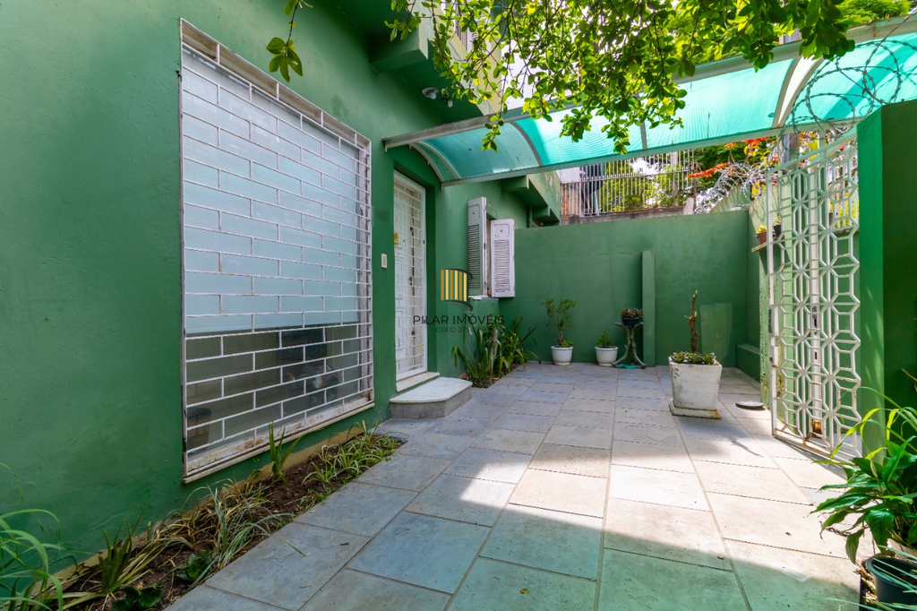 Casa 5 dormitórios no bairro Petrópolis