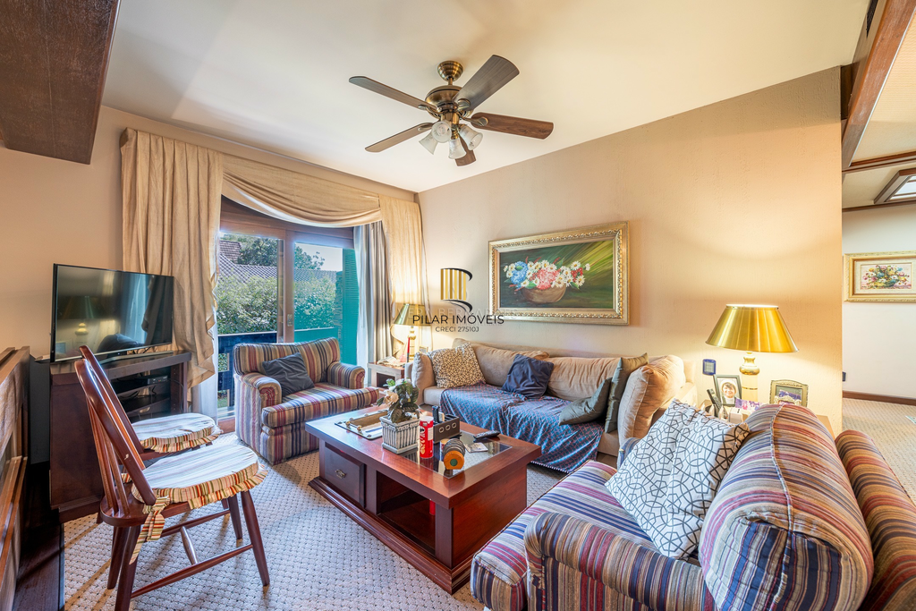 Casa de Condomínio 3 dormitórios no bairro Cavalhada