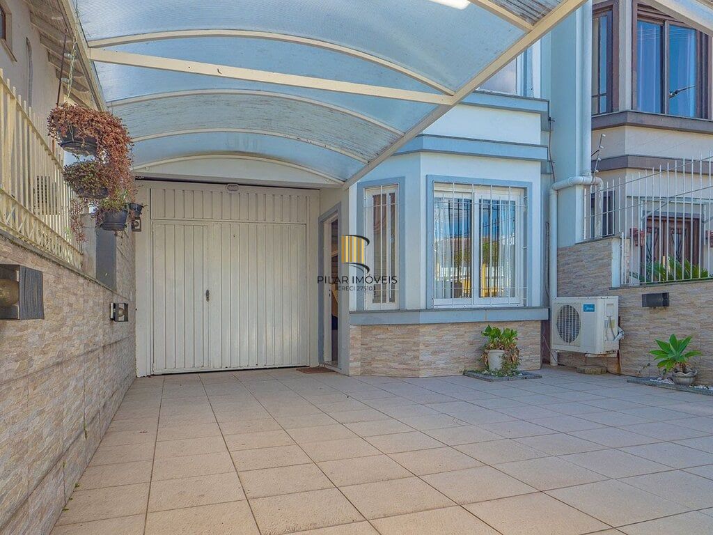 Casa 3 dormitórios no bairro Sarandi